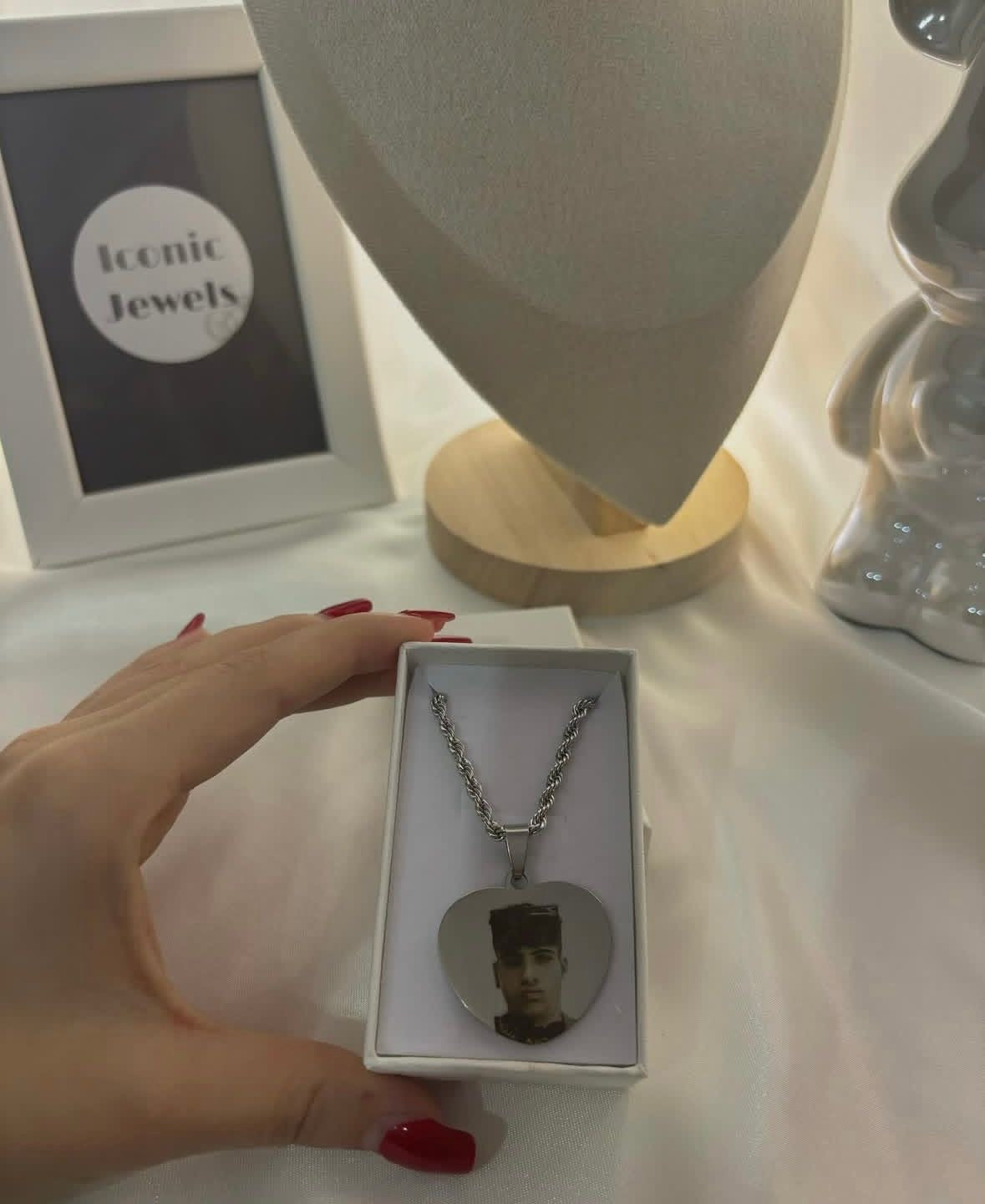 Collana foto incisa
