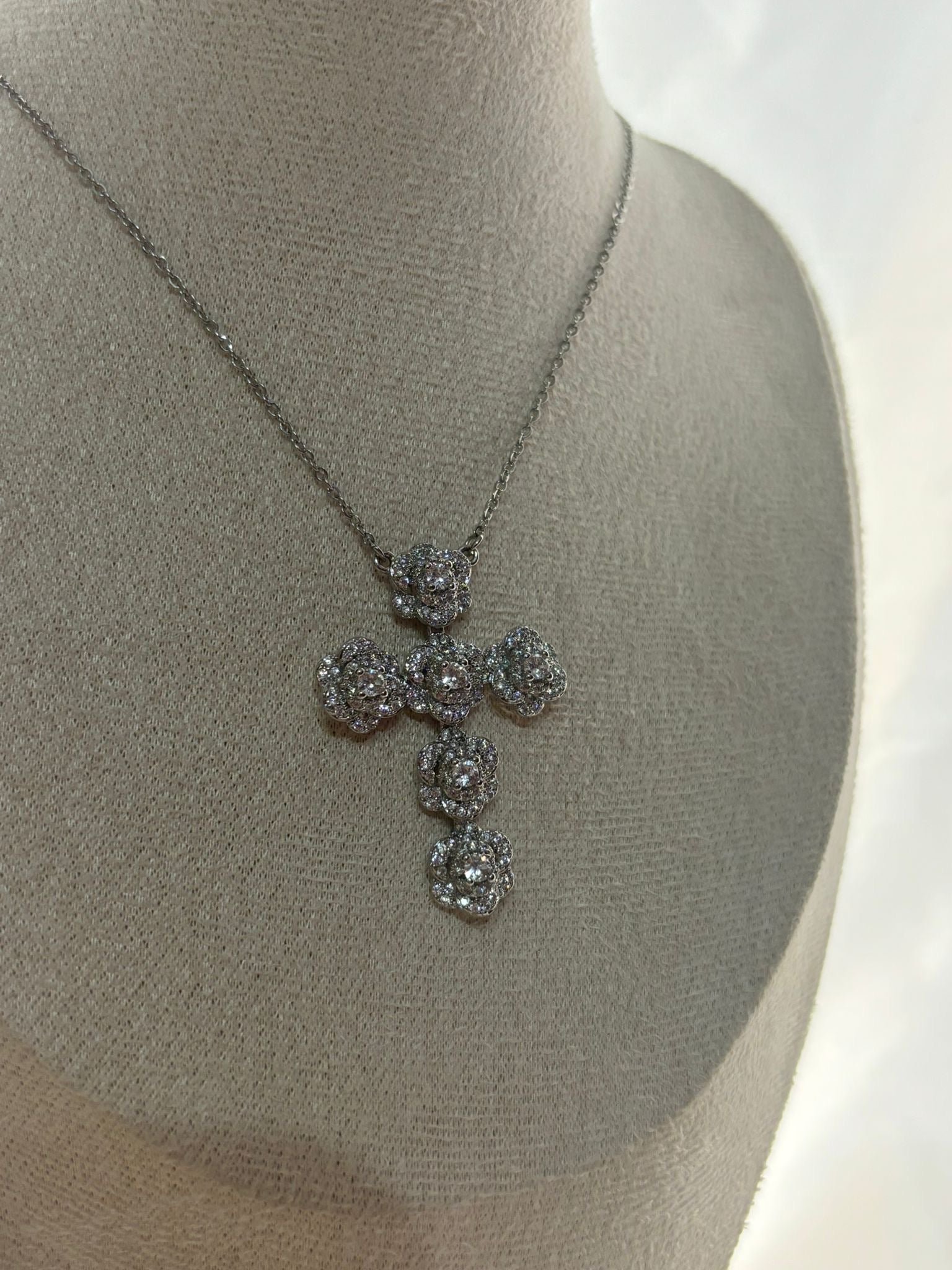 Collana croce flowers