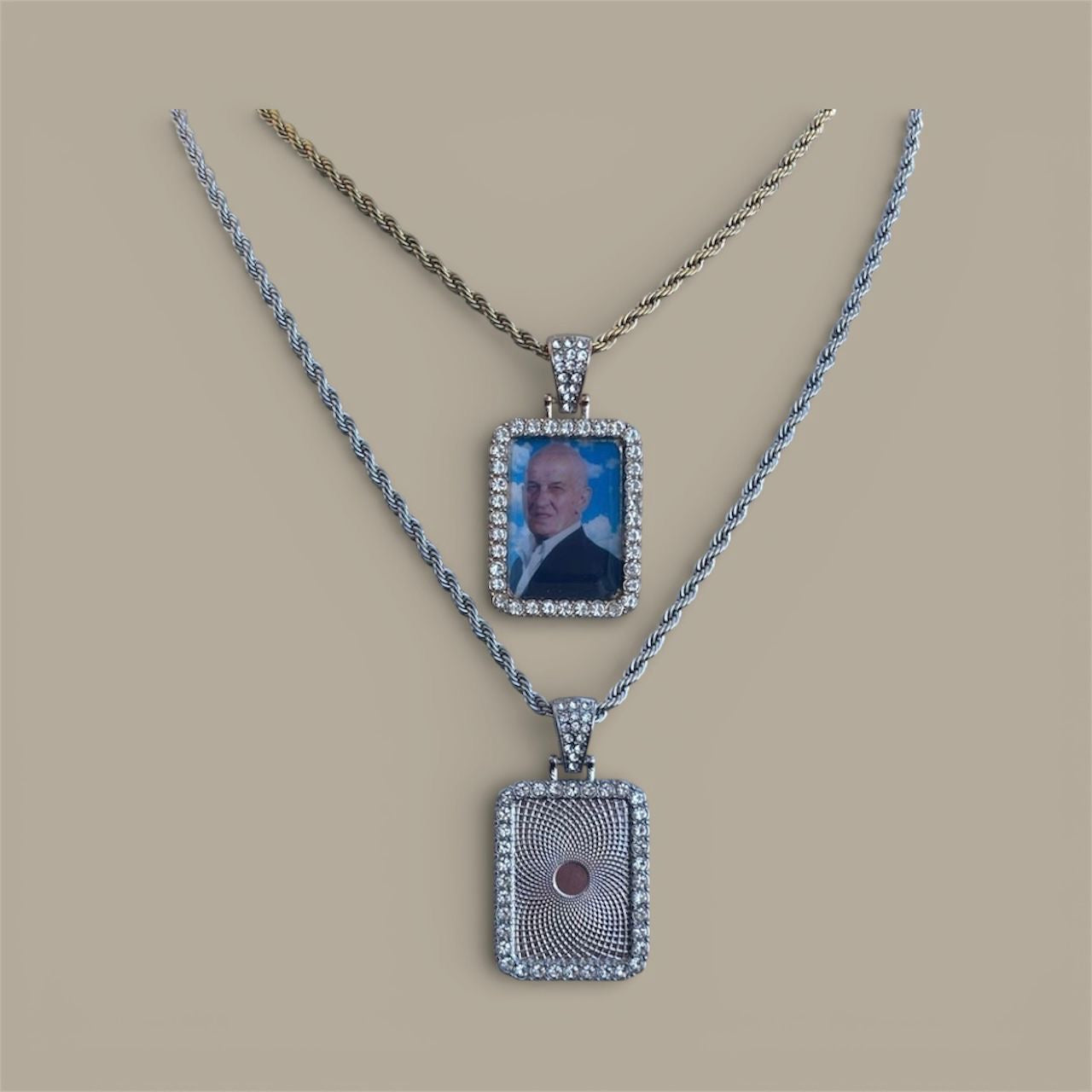 Collana con foto in resina bordi zirconati
